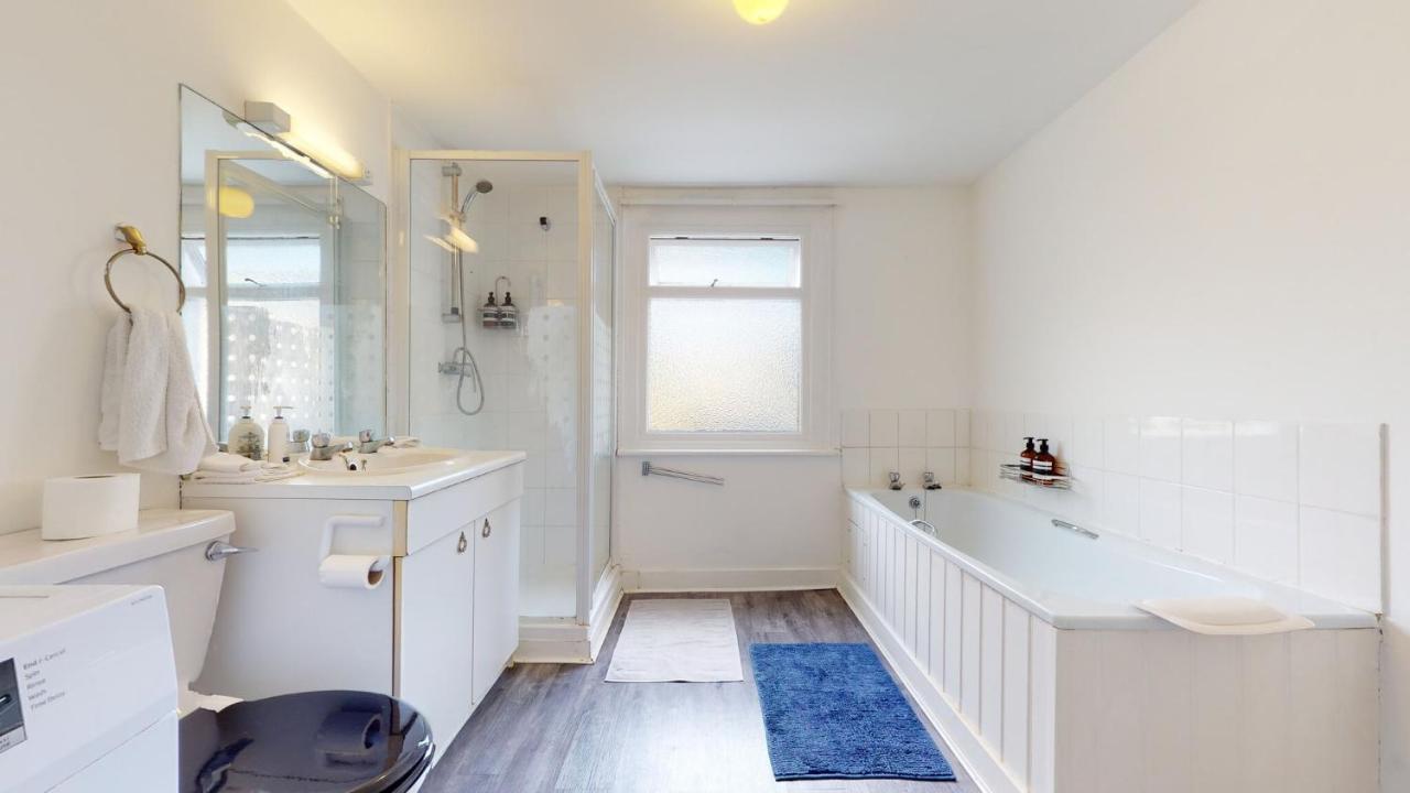 Cheerful 4 Bedroom Victorian House With Back Courtyard Londres Exterior foto
